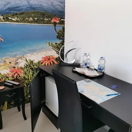 Bellevue Guest house 3*