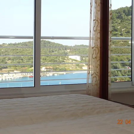 Bellevue 3* Vis